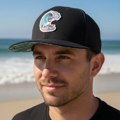 LIBÓ - Gorra Snapback Dog Surfer con Visera Flexible (Plana o Curva), Diseño Exclusivo y Garantía de 1 Año 35% descuento
