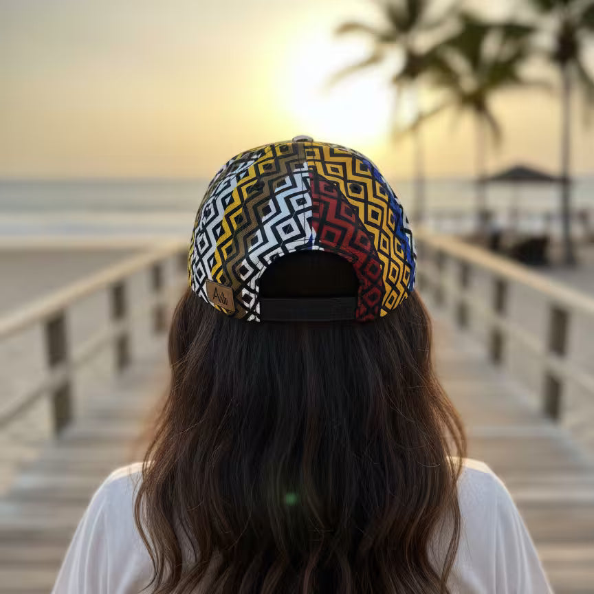 LIBÓ - Gorra Snapback Texturas con Arte Ancestral de Colombia, Diseño Exclusivo y Visera Flexible 35% descuento