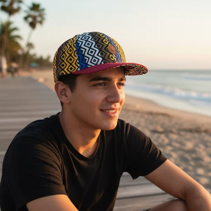 LIBÓ - Gorra Snapback Texturas con Arte Ancestral de Colombia, Diseño Exclusivo y Visera Flexible 35% descuento