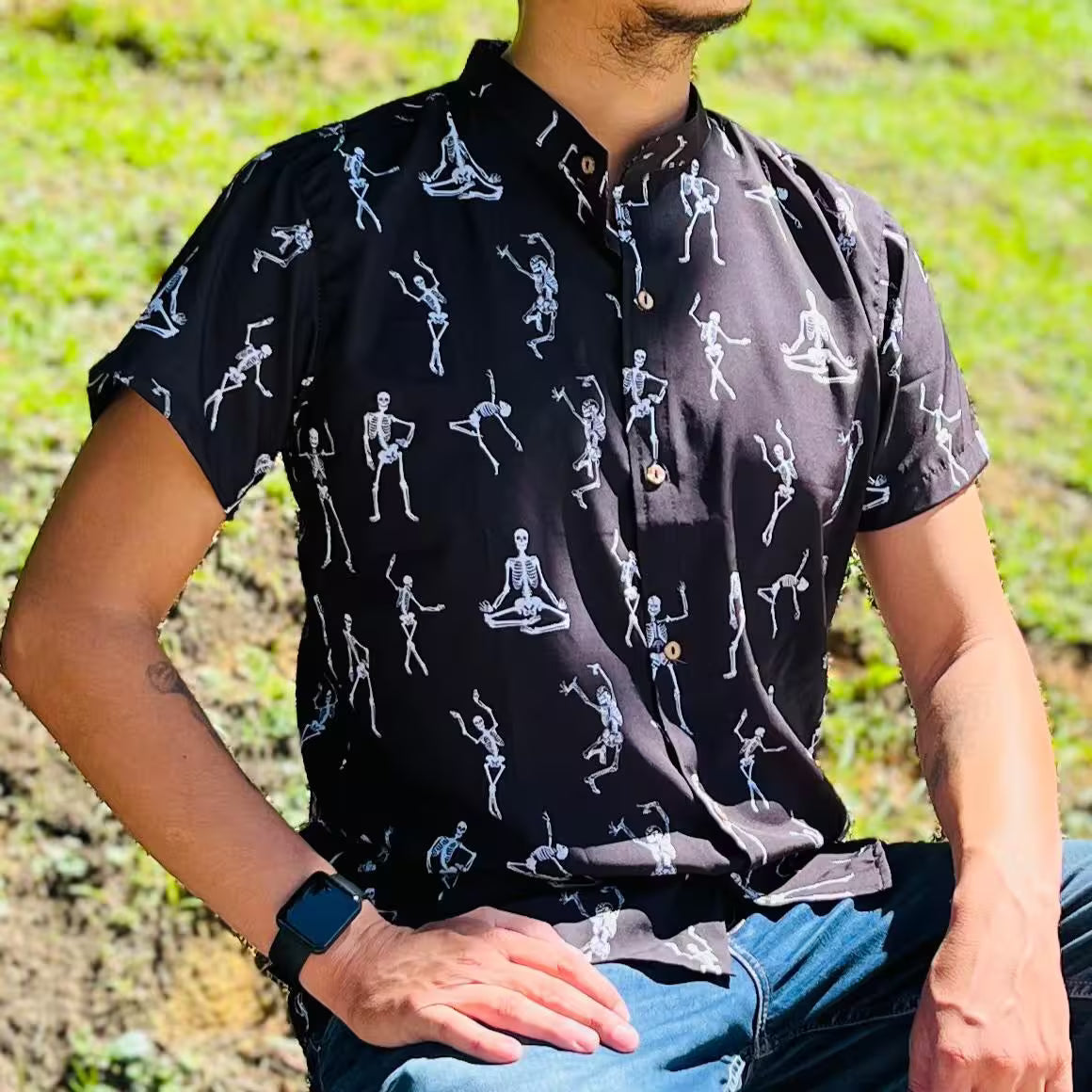 LIBÓ - Camisa Esqueletos Yoga de Poliéster Reciclado, Tela Ultra Suave, Hecha en Colombia