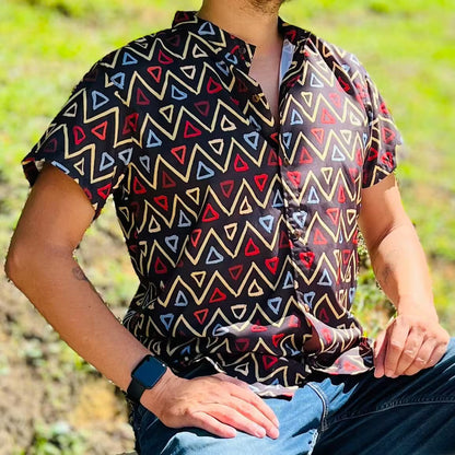 LIBÓ - Camisa Flechas con Diseño Tribal Geométrico, de Poliéster Reciclado, Hecha en Colombia