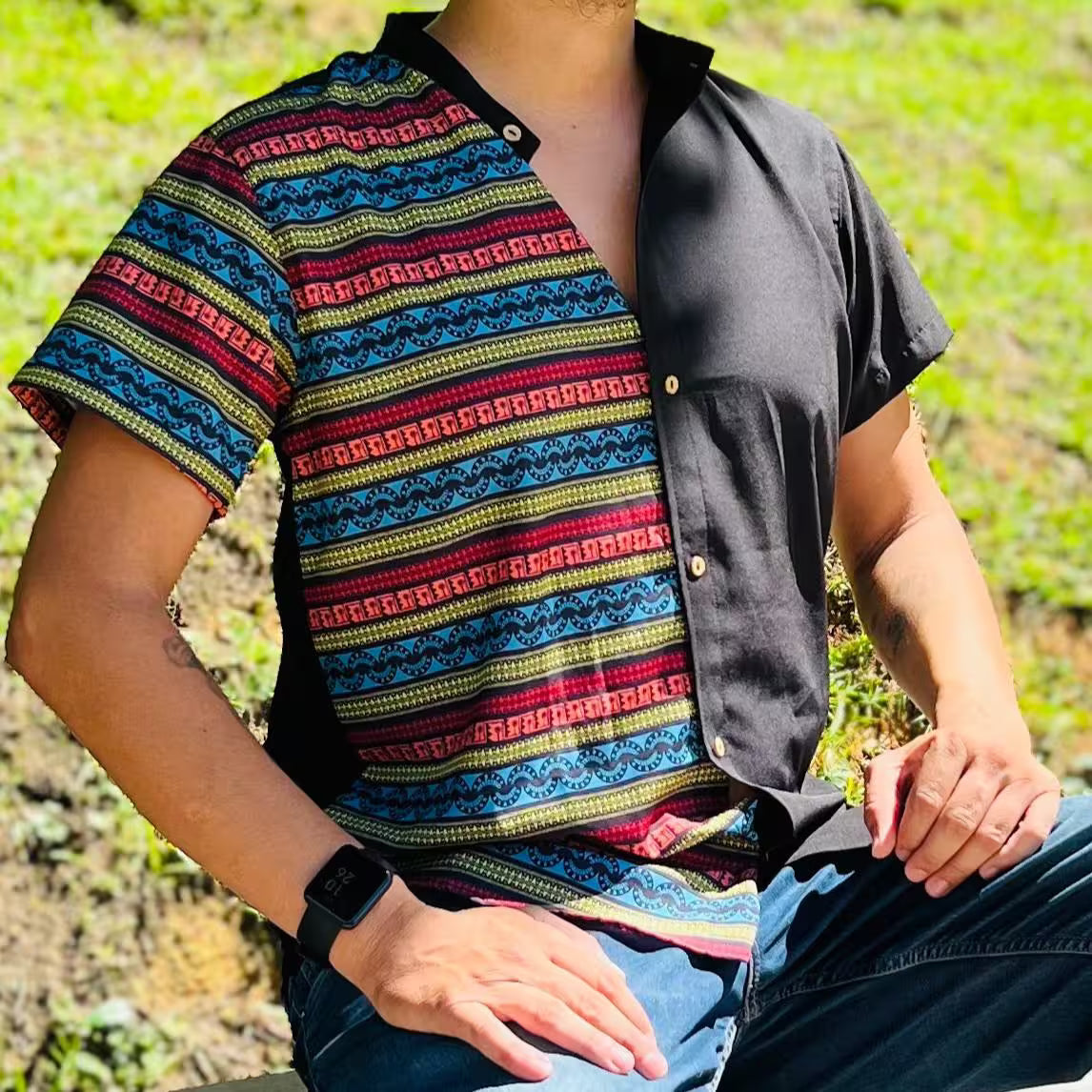 LIBÓ - Camisa Africana con Arte Étnico, Tela Ecológica de Botellas PET, Hecha en Colombia