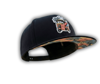 LIBÓ - Gorra Snapback Motorratona , Unisex con parche del tradicional  tuc tuc, Visera Flexible (Plana o Curva) 35% descuento